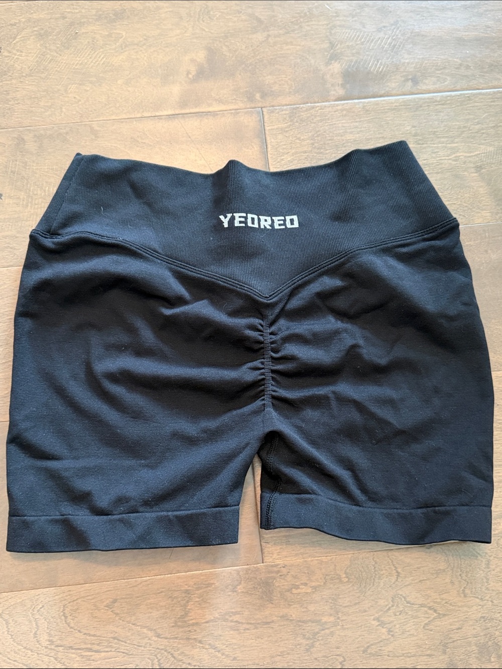Yeoreo Black High-Waist Scrunch Bike Shorts